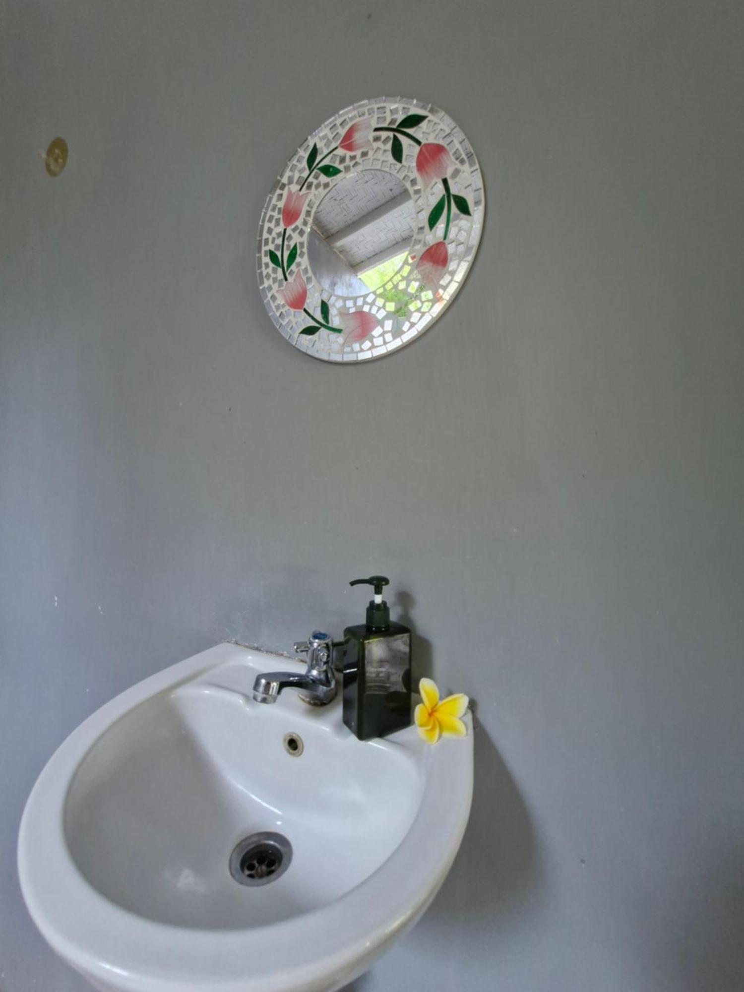 The Layar Homestay Batununggul エクステリア 写真